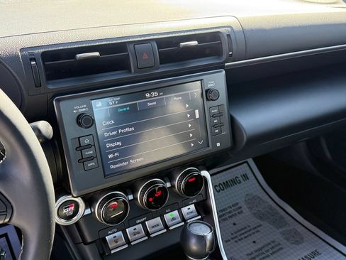 Used 2025 Toyota GR86 w/ ALL Weather Mat Package (TMS) RWD image 29