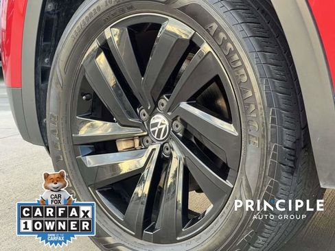 Used 2022 Volkswagen Atlas Cross Sport SE w/ Black Wheel Package FWD image 7