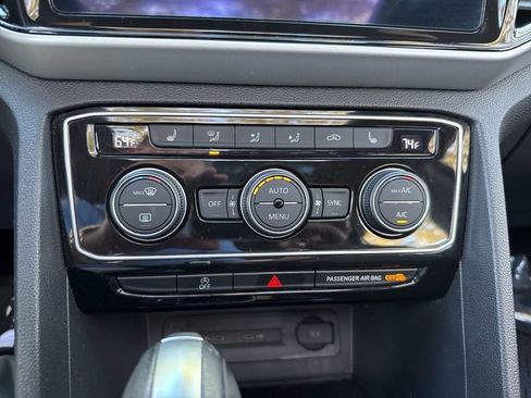 Used 2021 Volkswagen Atlas Cross Sport SEL image 38