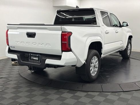 Certified 2026 Toyota Tacoma SR5 AWD/4WD image 10