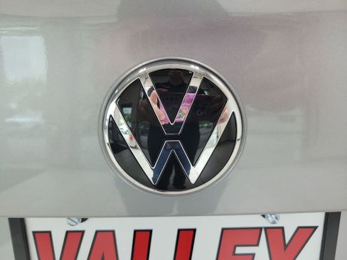 Used 2023 Volkswagen Jetta SE w/ Panoramic Sunroof Package FWD image 14