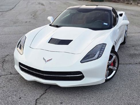 Used 2015 Chevrolet Corvette Stingray Coupe image 3