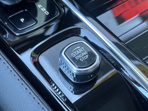 Used 2023 Volvo S60 T8 Plus w/ Climate Package image 25