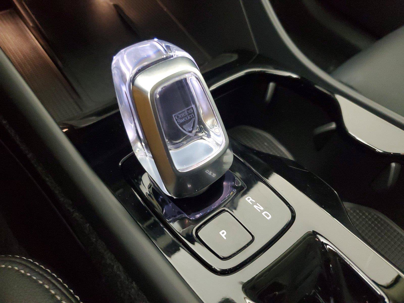 Certified 2026 Volvo XC40 B5 Plus AWD/4WD image 32