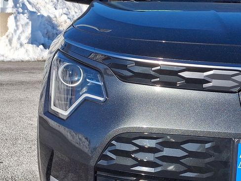 Used 2024 Kia Niro Wind w/ Wind Preserve Package image 9