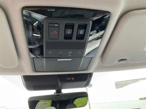 New 2025 Mitsubishi Outlander SE image 33