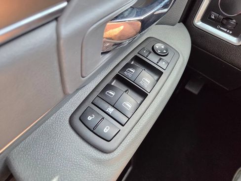 Used 2019 RAM 1500 Classic SLT AWD/4WD image 22