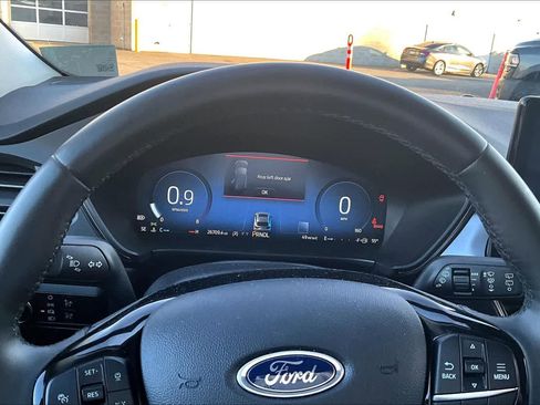 Used 2024 Ford Escape Platinum image 17