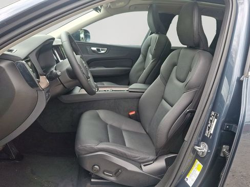 Used 2022 Volvo XC60 B5 Momentum AWD/4WD image 14