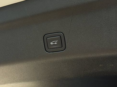 Used 2024 GMC Yukon SLT AWD/4WD image 49