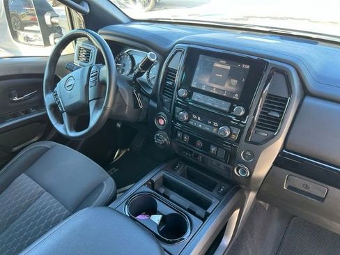 Used 2024 Nissan Titan SV w/ SV Convenience Package AWD/4WD image 7