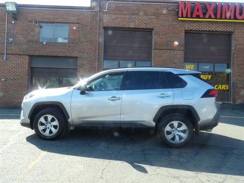 Used 2021 Toyota RAV4 LE w/ Carpet Mat Package (TMS) image 2