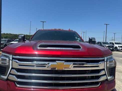 Used 2025 Chevrolet Silverado 3500 High Country w/ High Country Premium Package AWD/4WD image 8