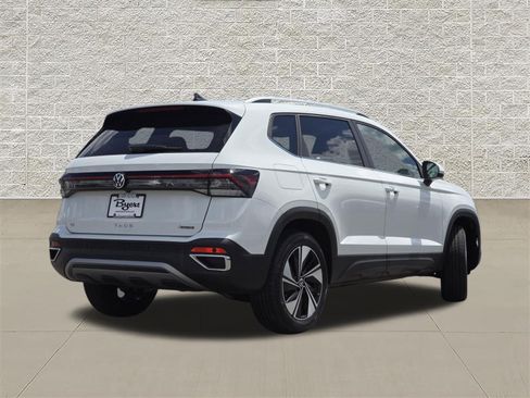 New 2026 Volkswagen Taos SE AWD/4WD image 7