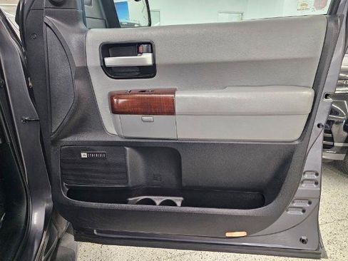 Used 2013 Toyota Sequoia Platinum AWD/4WD image 30