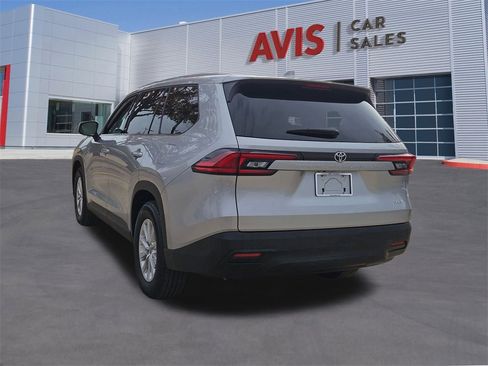 Used 2025 Toyota Grand Highlander FWD image 3