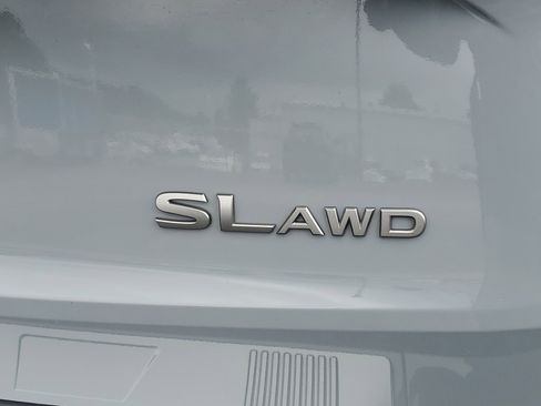 Used 2024 Nissan Rogue SL AWD/4WD image 7