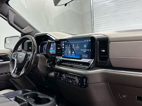 Used 2022 Chevrolet Silverado 1500 LT w/ All Star Edition Plus AWD/4WD image 10