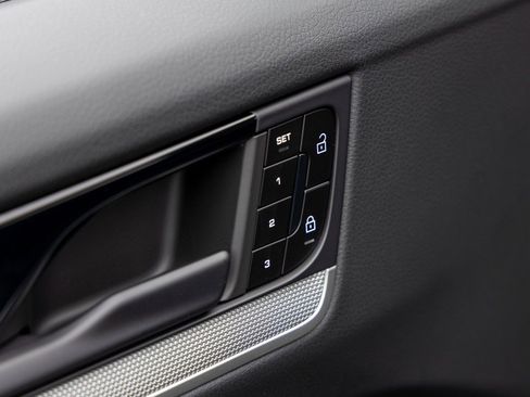 New 2026 Porsche Cayenne Coupe image 21