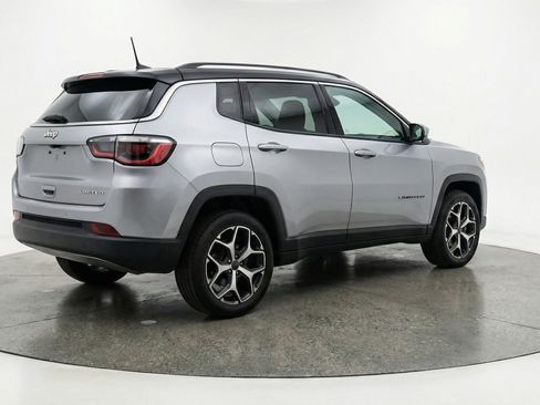 Used 2025 Jeep Compass Limited AWD/4WD image 9