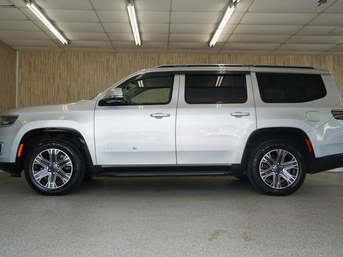 Used 2022 Jeep Wagoneer Series III w/ Convenience Group I AWD/4WD image 5