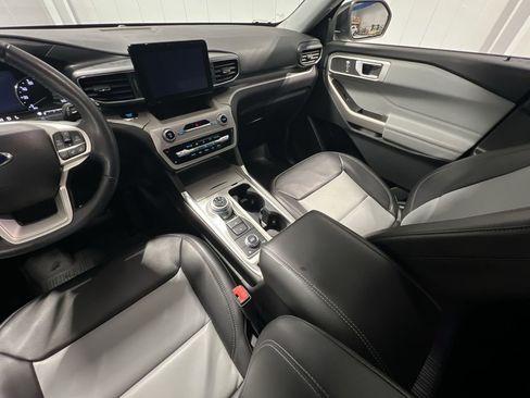 Used 2023 Ford Explorer XLT w/ Equipment Group 202A image 24