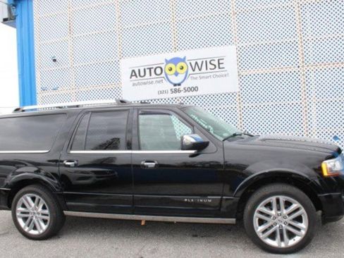 Used 2017 Ford Expedition EL Platinum image 2