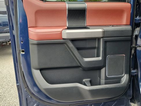 Used 2019 Ford F150 Platinum w/ Equipment Group 701A Luxury AWD/4WD image 12