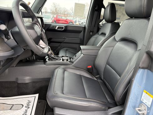 New 2025 Ford Bronco Badlands image 12