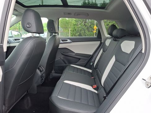 New 2026 Volkswagen Taos SEL AWD/4WD image 5