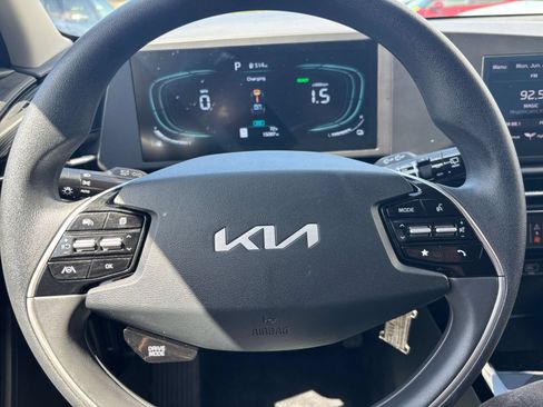 Used 2026 Kia Niro LX FWD image 25