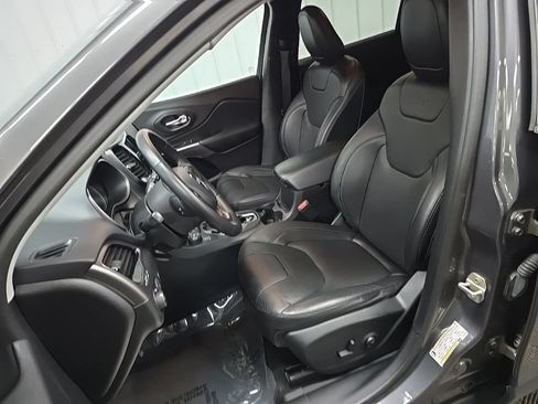 Used 2020 Jeep Cherokee Limited AWD/4WD image 32