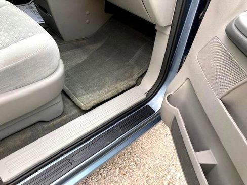 Used 2004 Ford Freestar SE image 30