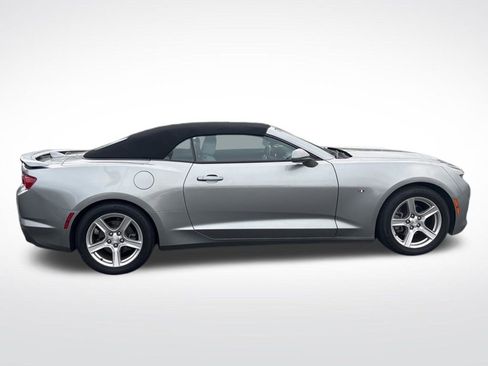 Used 2023 Chevrolet Camaro LT RWD image 9