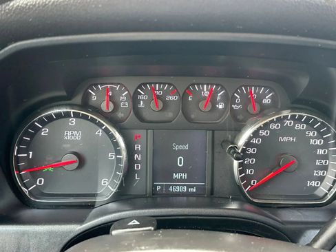 Used 2017 Chevrolet Silverado 1500 W/T AWD/4WD image 10