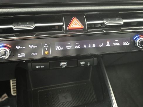 Certified 2023 Kia Niro Wave image 22