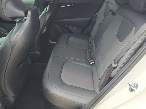 New 2026 Kia Niro EX FWD image 16