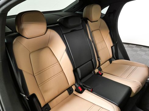 New 2026 Porsche Cayenne Coupe AWD/4WD image 24