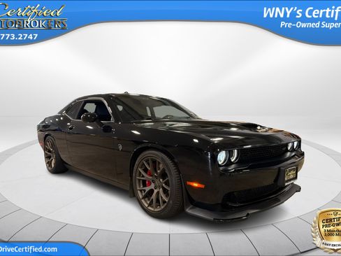 Used 2016 Dodge Challenger SRT Hellcat RWD image 3