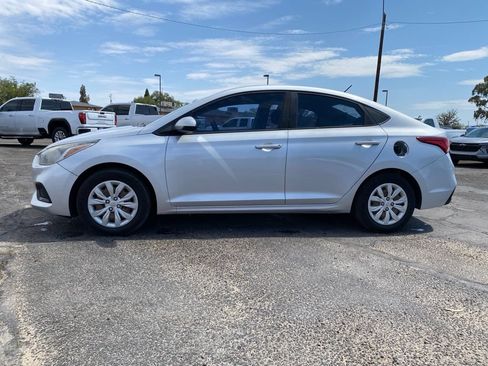 Used 2018 Hyundai Accent SE FWD image 3