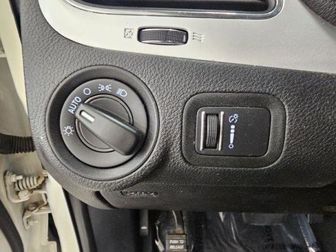 Used 2018 Dodge Journey SE w/ Connectivity Group FWD image 14