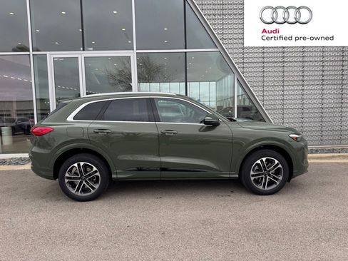 Used 2025 Audi Q5 Premium Plus w/ Premium Plus image 2