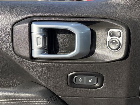 Used 2021 Jeep Wrangler Unlimited Sahara AWD/4WD image 23