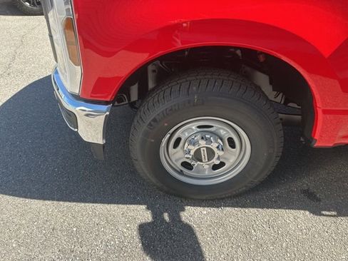 New 2025 Ford F250 XL w/ XL Chrome Package image 10