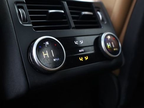 Used 2023 Land Rover Discovery S R-Dynamic image 25