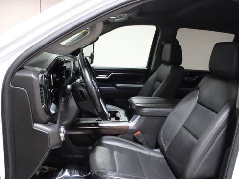 Used 2024 GMC Sierra 2500 SLT w/ SLT Convenience Package image 11