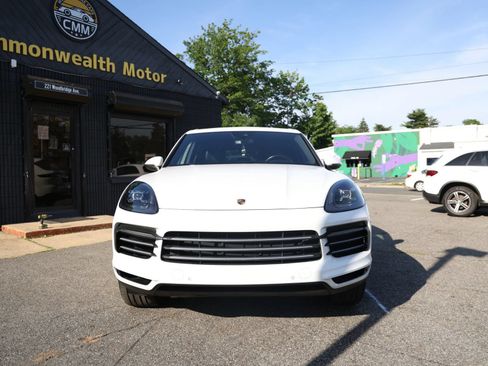 Used 2019 Porsche Cayenne AWD/4WD image 2