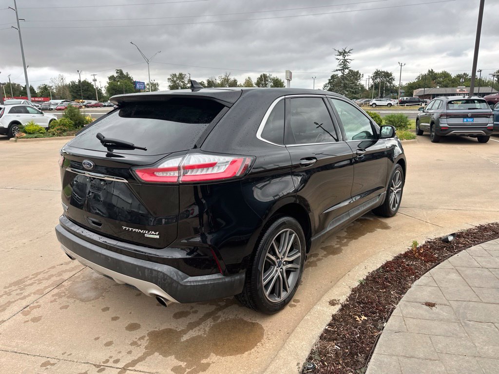 Used 2019 Ford Edge Titanium FWD image 4