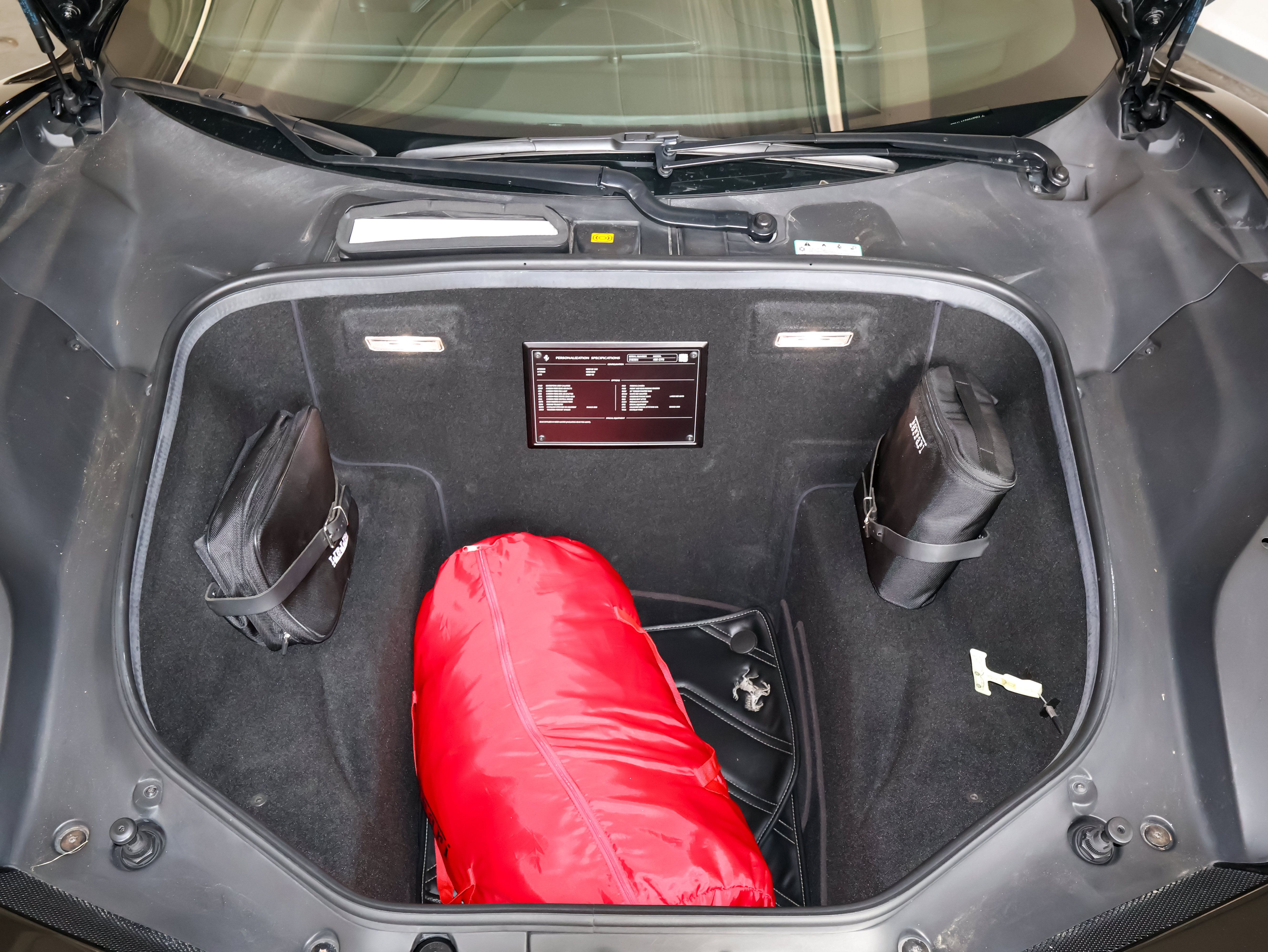 Used 2016 Ferrari 488 GTB RWD image 11