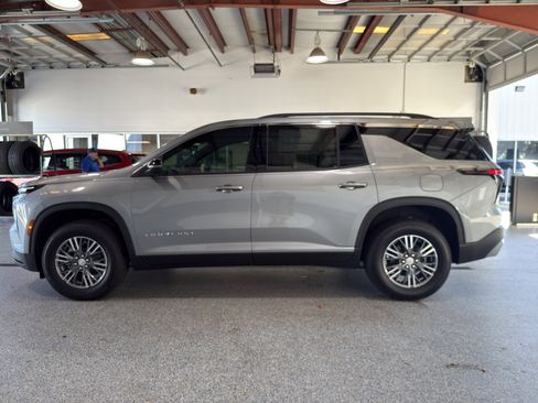 New 2026 Chevrolet Traverse LT w/ LPO, Floor Liner Package image 4